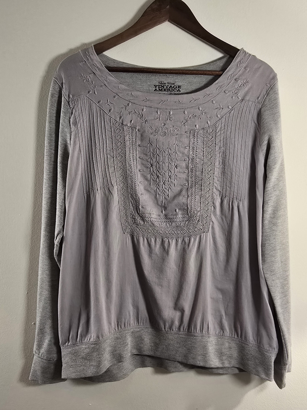 Nine West Vintage America Embroidered Mixed Media Top Large Gray Boho